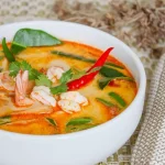 Resep Tom Yum Goong Pedas Asam Segar Khas Thailand Petualangan Rasa Otentik Di Dapur Anda